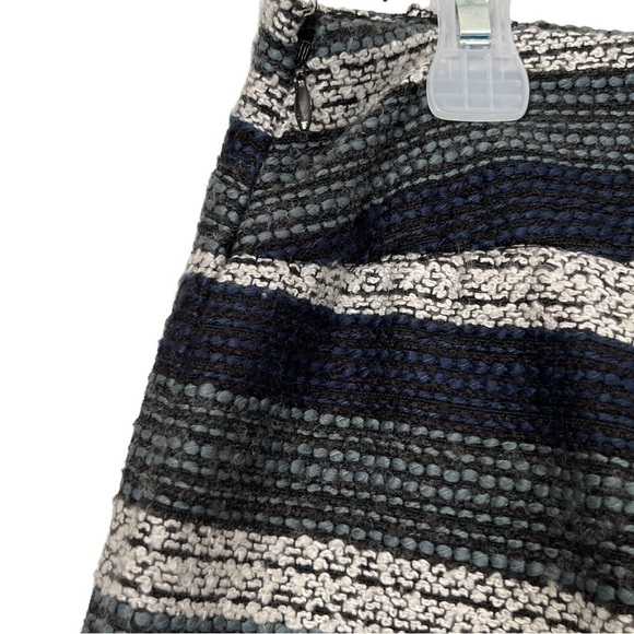 LOFT Outlet Blue & Grey Striped Textured Mini Pencil Skirt Size 8 - Picture 3 of 7